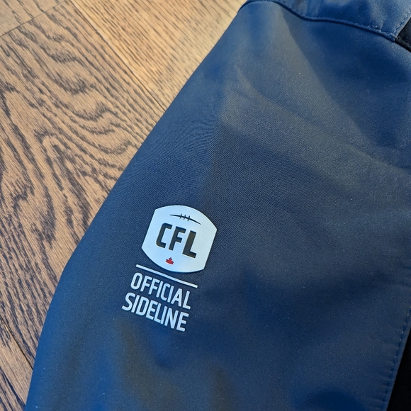 Edmonton Eskimos CFL Women's Size Medium - Picture 4 of 5